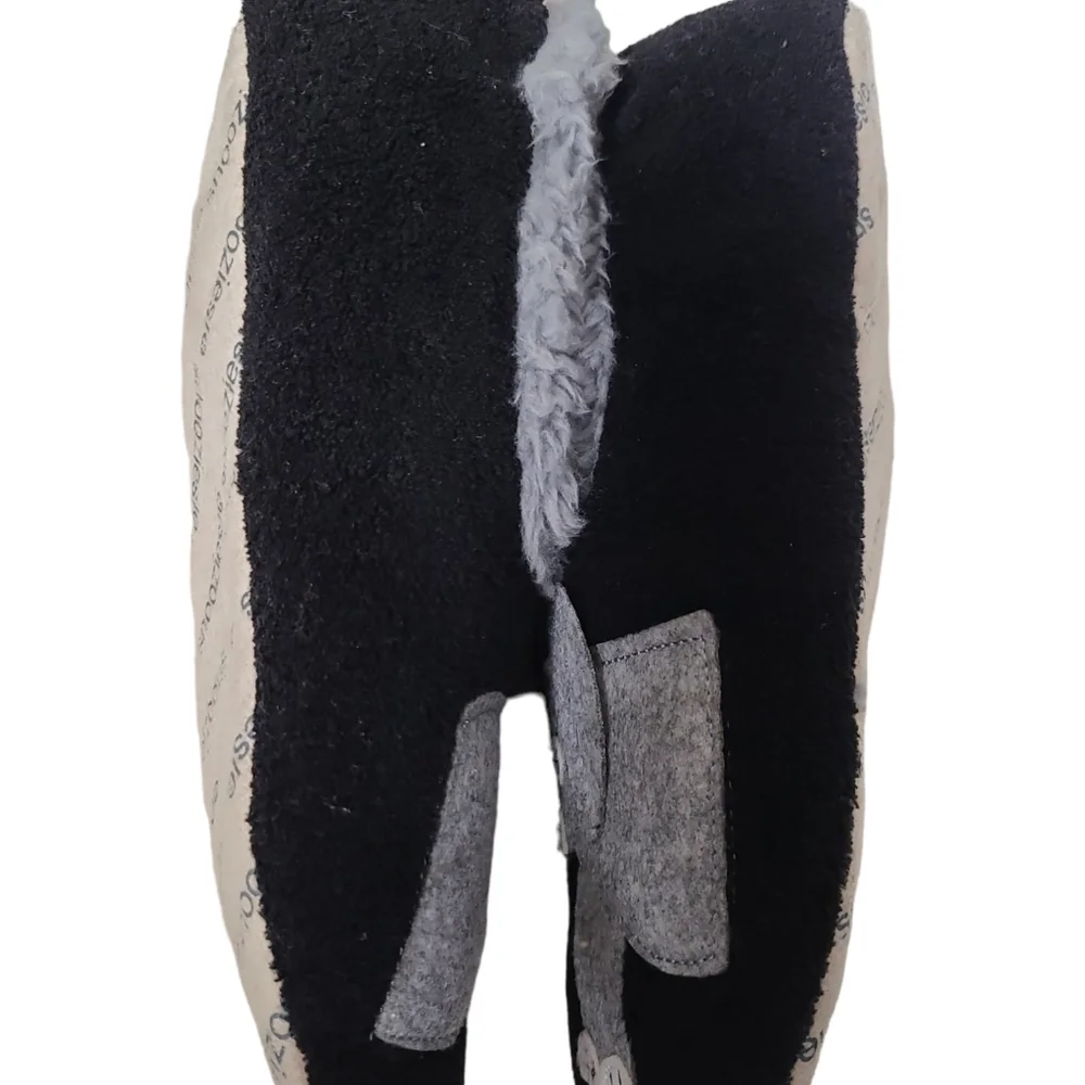 Snoozies elephant slippers - Picture 3 of 7